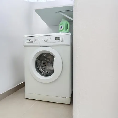 Recently Renovated, With Views, Barbecue And Outdoor Shower *