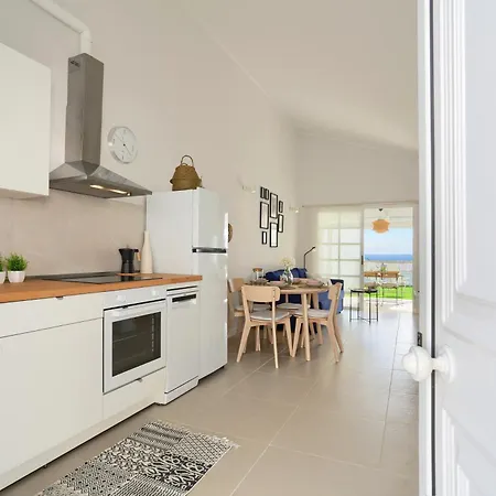 Recently Renovated, With Views, Barbecue And Outdoor Shower *