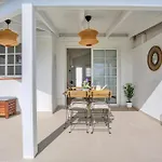Recently Renovated, With Views, Barbecue And Outdoor Shower