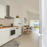 Recently Renovated, With Views, Barbecue And Outdoor Shower *