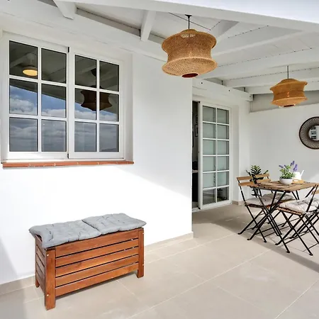 아파트 Recently Renovated, With Views, Barbecue And Outdoor Shower