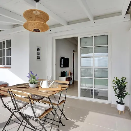 Recently Renovated, With Views, Barbecue And Outdoor Shower