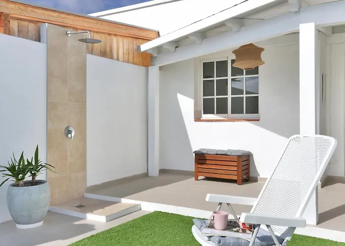 Recently Renovated, With Views, Barbecue And Outdoor Shower شقة *