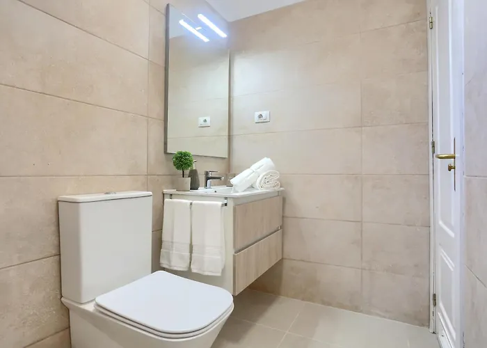 Recently Renovated, With Views, Barbecue And Outdoor Shower شقة كاليتا ذي فوستي
