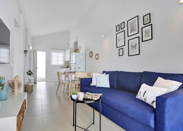 Recently Renovated, With Views, Barbecue And Outdoor Shower شقة كاليتا ذي فوستي