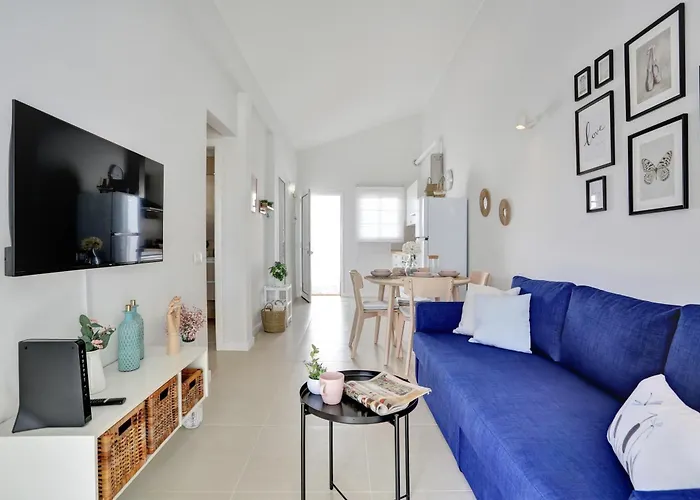 Recently Renovated, With Views, Barbecue And Outdoor Shower شقة كاليتا ذي فوستي