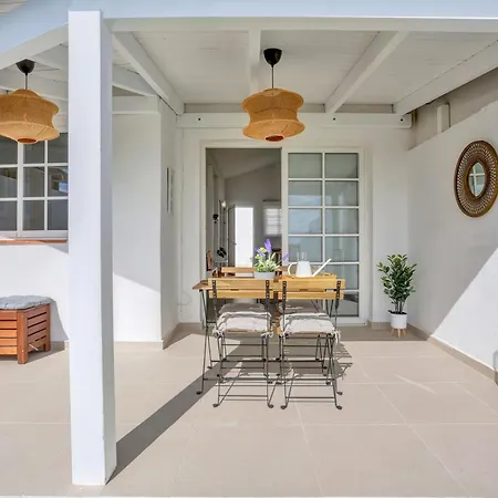 Recently Renovated, With Views, Barbecue And Outdoor Shower